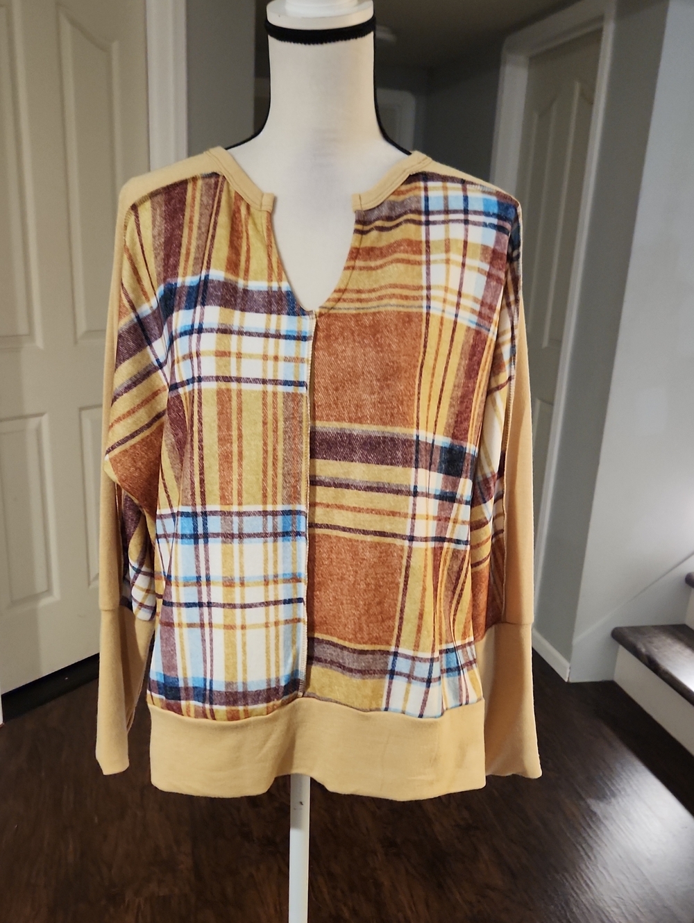 BiBi Plaid V Neck Soft Pullover Top